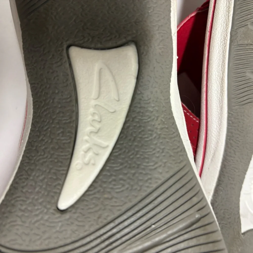 Clark’s Cloudsteppers Red and Gray Flip Flops Sandals Slip Ons Size 7 - Picture 10 of 10